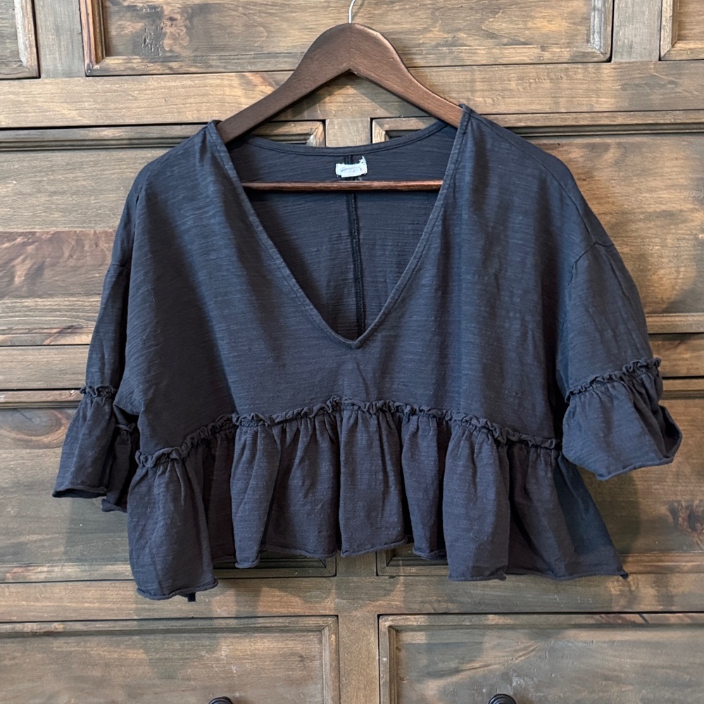 Kimchi Blue Black Charcoal Ruffle V-Neck Flowy Cropped Blouse